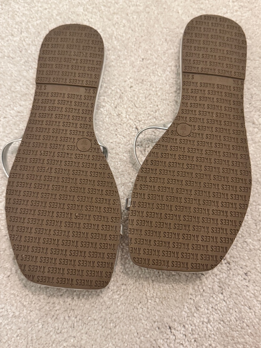 TKEES LIKENEW! Gemma Square Toe Sandal Silver Chrome Size 6 - Picture 4 of 4